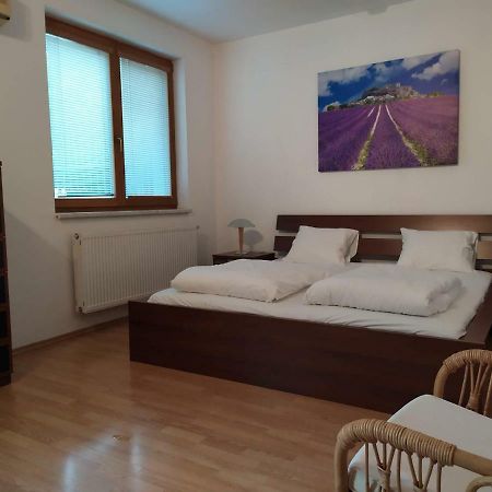 Kate & Jenny - Two-Level Apartment In The Old Town ブラチスラヴァ エクステリア 写真