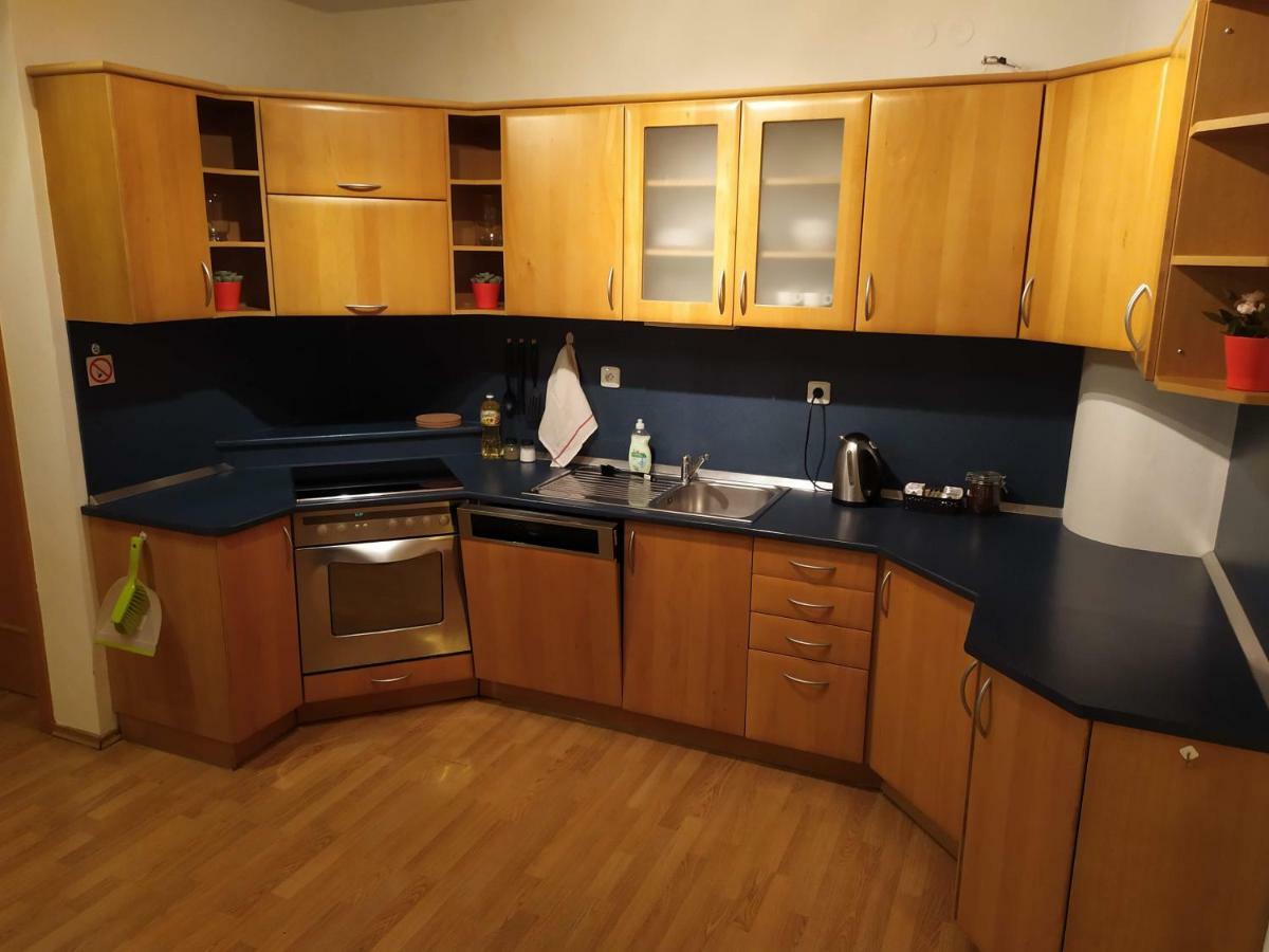 Kate & Jenny - Two-Level Apartment In The Old Town ブラチスラヴァ エクステリア 写真