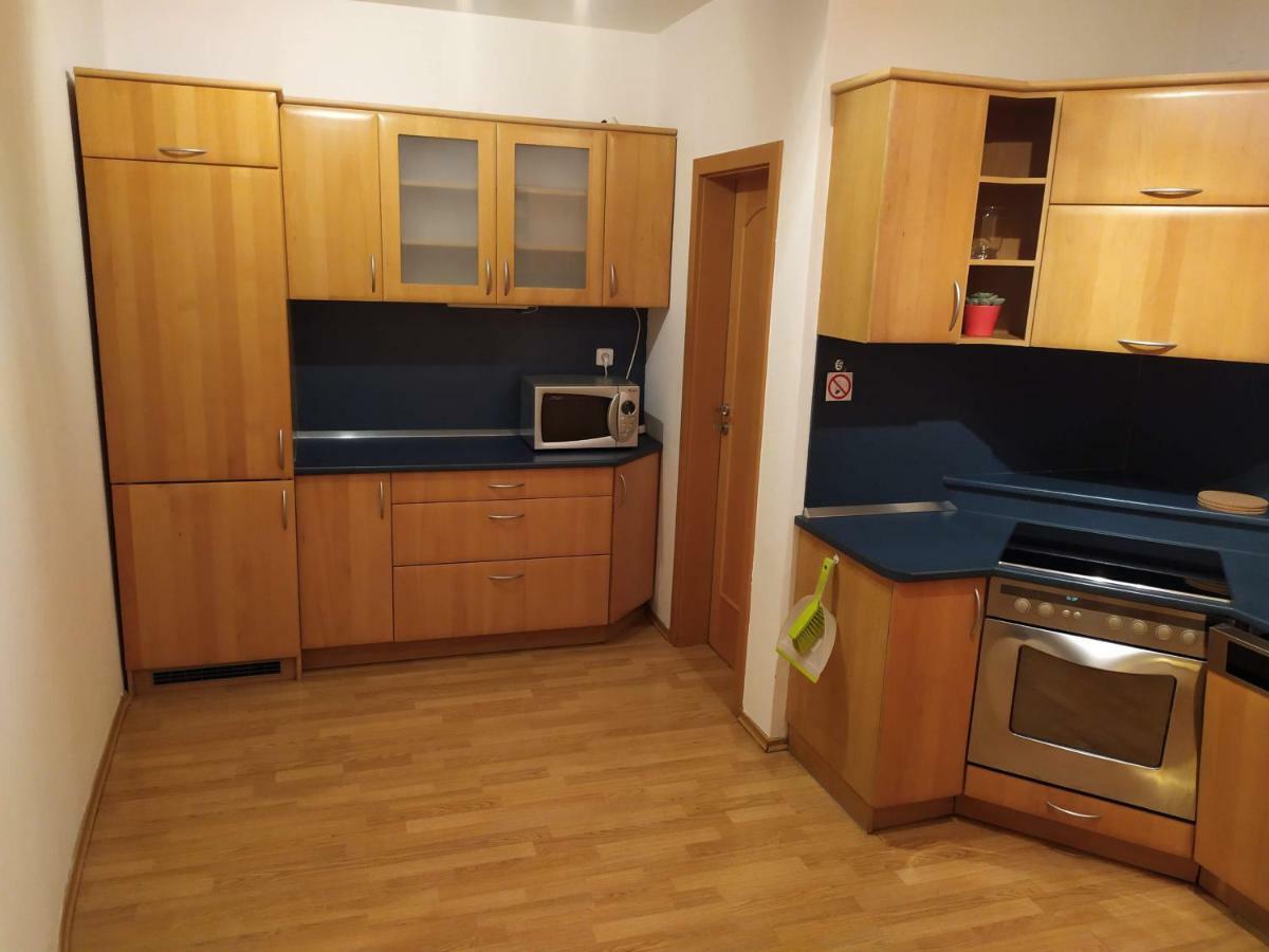 Kate & Jenny - Two-Level Apartment In The Old Town ブラチスラヴァ エクステリア 写真