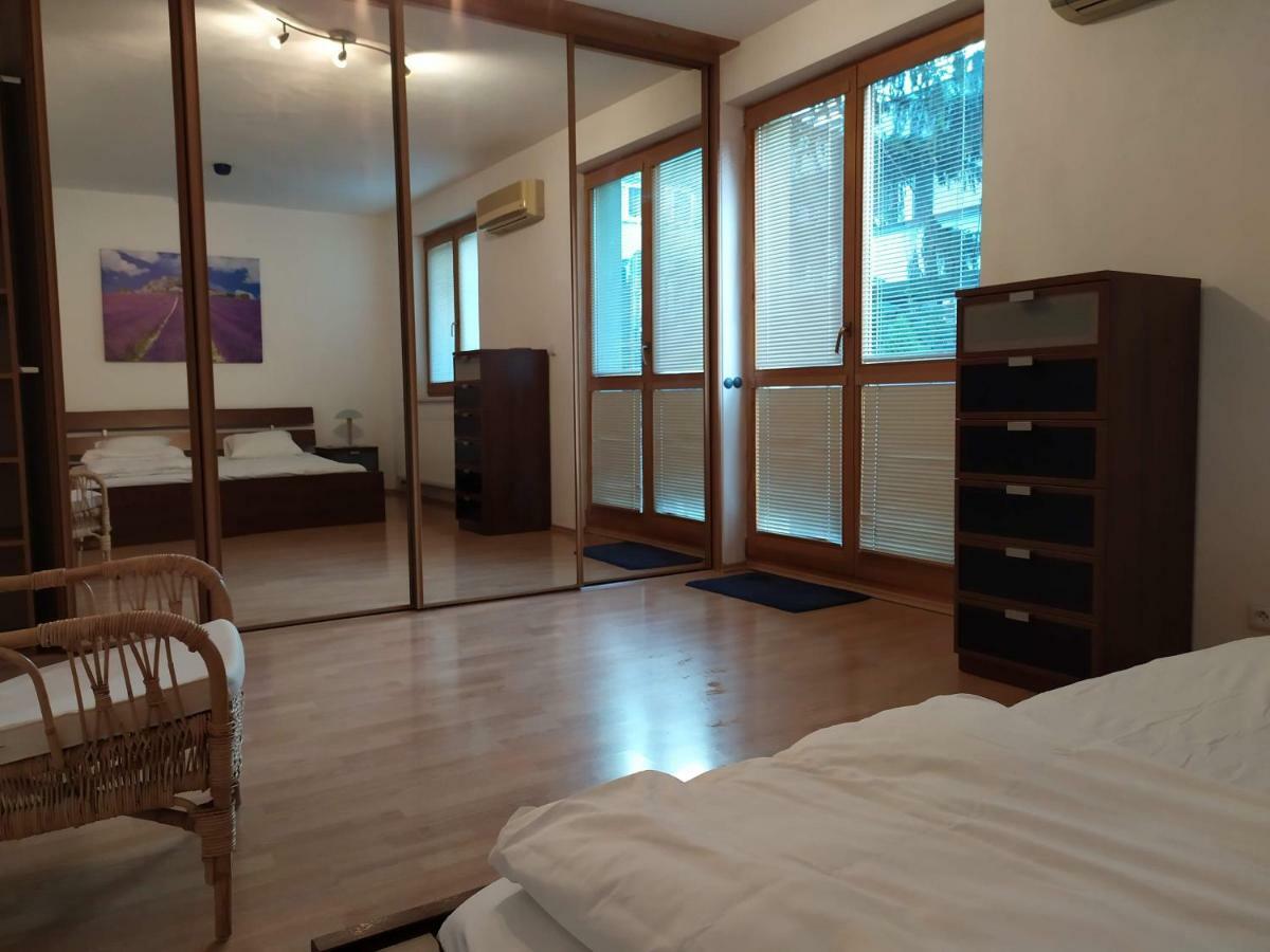 Kate & Jenny - Two-Level Apartment In The Old Town ブラチスラヴァ エクステリア 写真